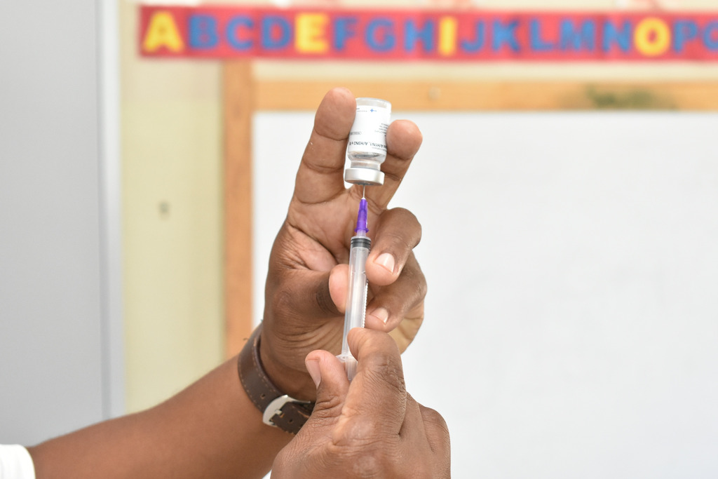 Saúde orienta população a conferir se está com as vacinas em dia antes das viagens de fim de ano e de férias escolares